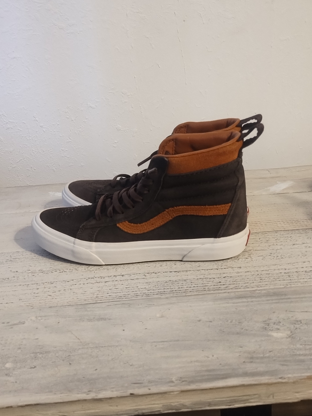 Vans Sk8-Hi MTE shoes  unisex  size 7.5 Men's /size 9 Womens Brown High Tops Tan